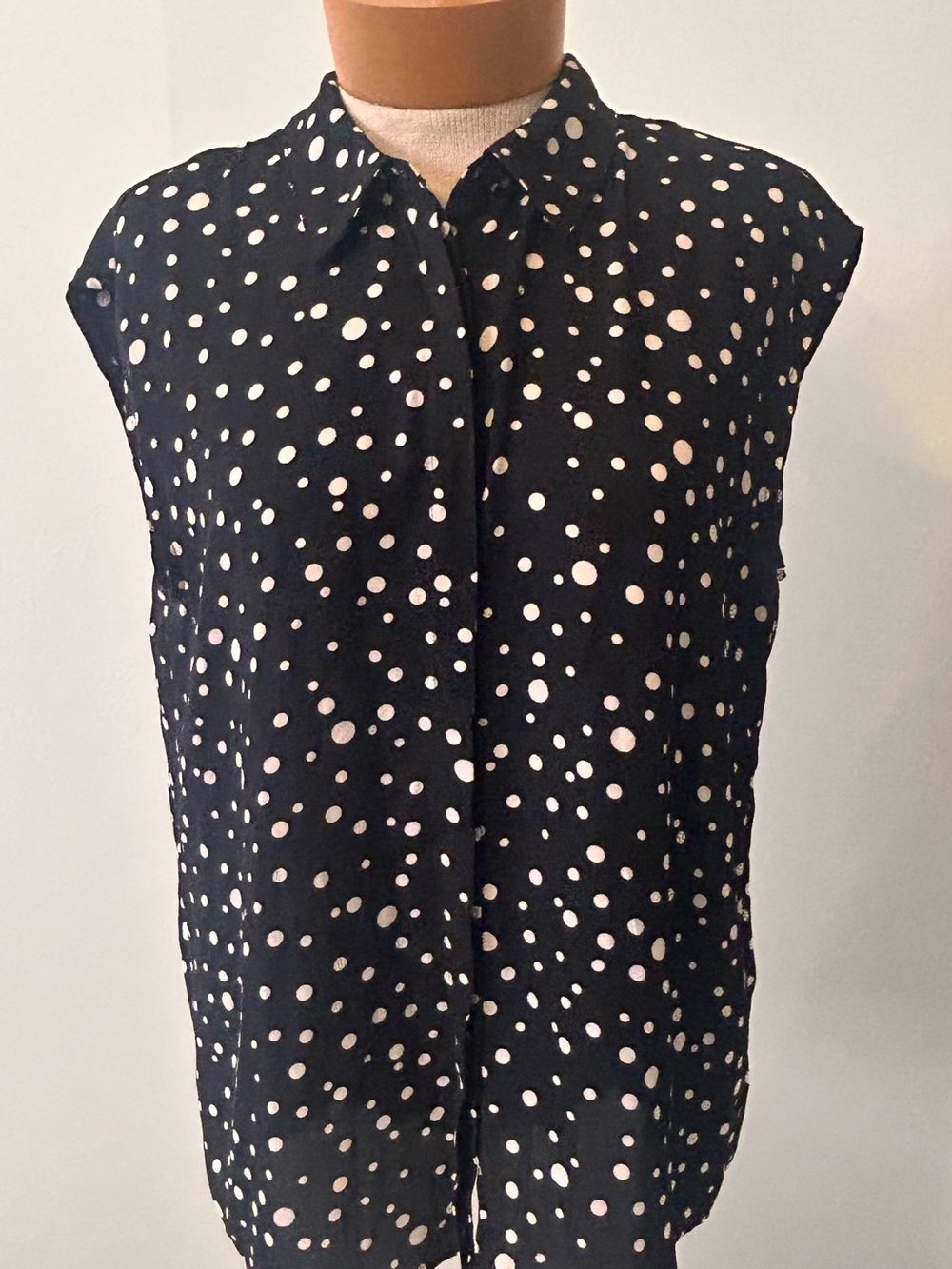 Women’s Polka Dot Sleeveless Button-Front Top - Black/White